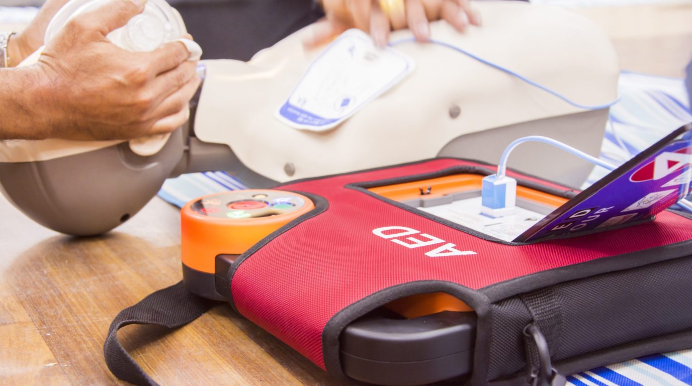 Cpr,With,Aed,Training,And,Blur,Background